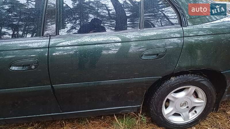 Седан Opel Omega 2000 в Боровій