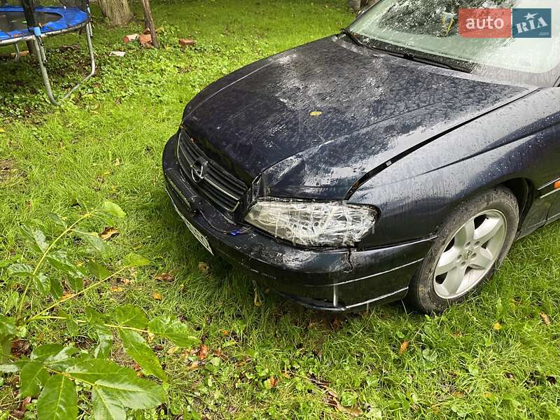 Седан Opel Omega 1995 в Черновцах