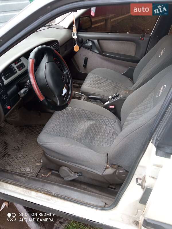 Седан Opel Omega 1987 в Шепетовке фото 6 Седан Opel Omega 1987 в Шепетовке