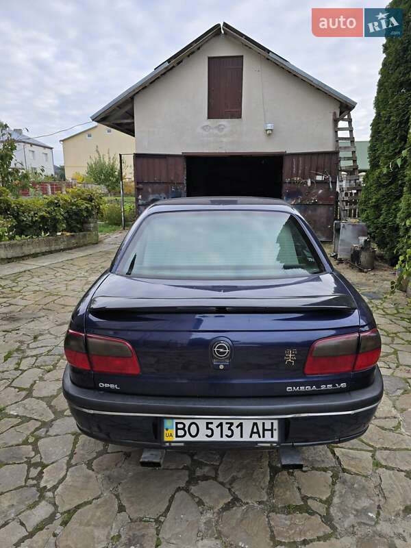 Седан Opel Omega 1997 в Тернополе
