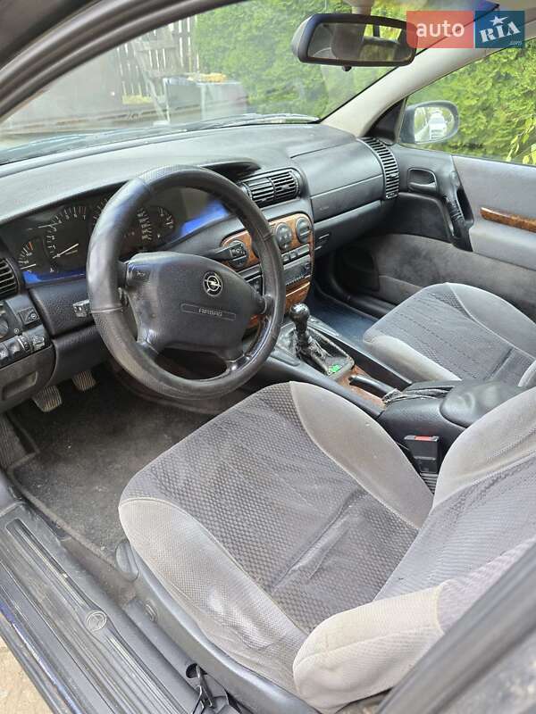 Седан Opel Omega 1997 в Тернополе