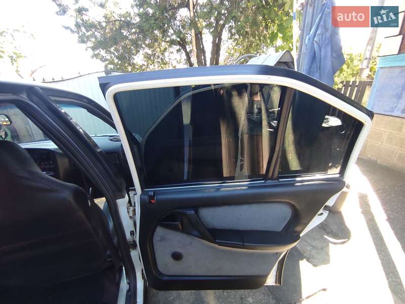 Седан Opel Omega 1993 в Кременчуге