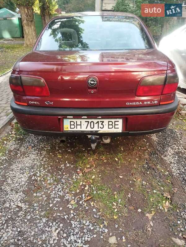 Седан Opel Omega 1996 в Одессе