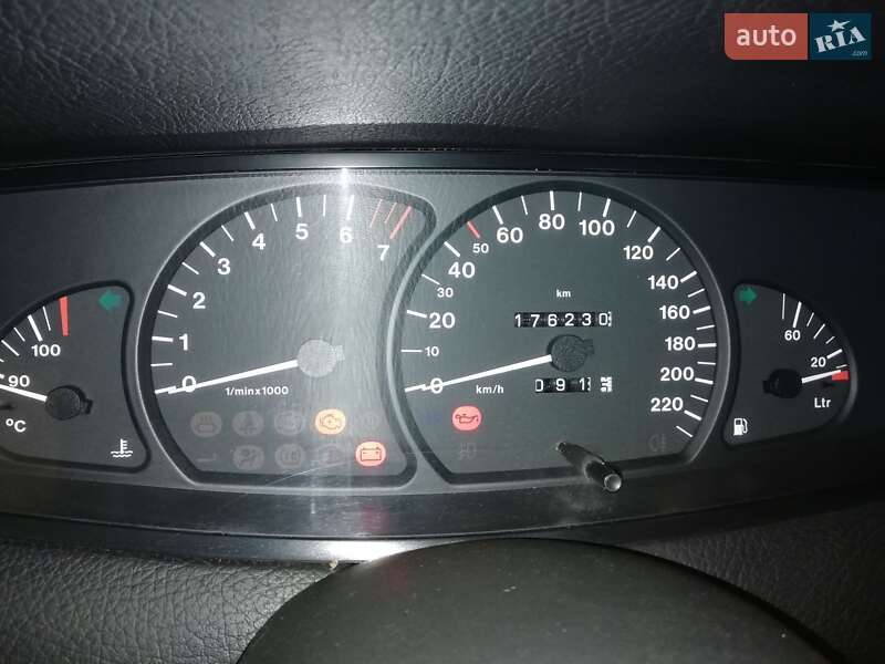 Седан Opel Omega 1998 в Кривом Роге