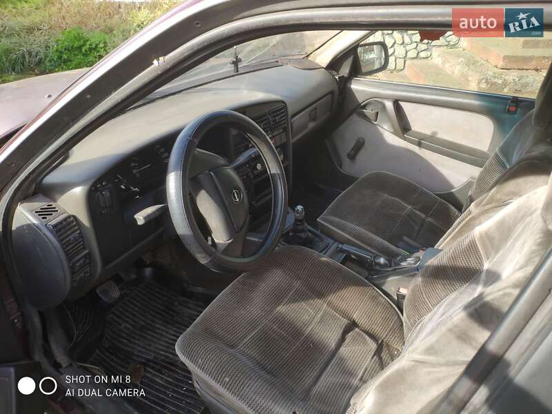 Седан Opel Omega 1990 в Красилове фото 7 Седан Opel Omega 1990 в Красилове