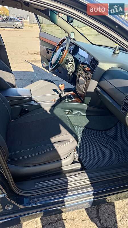 Седан Opel Omega 2000 в Николаеве