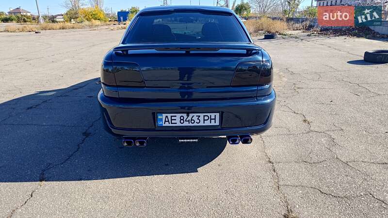 Седан Opel Omega 2000 в Николаеве