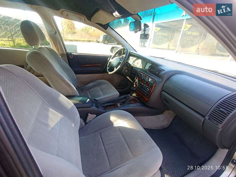 Седан Opel Omega 1999 в Виннице