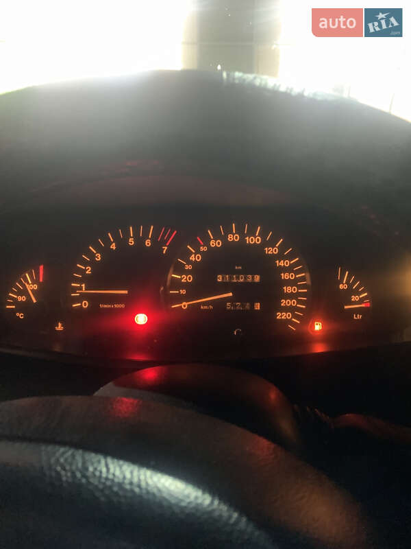 Седан Opel Omega 1996 в Львове