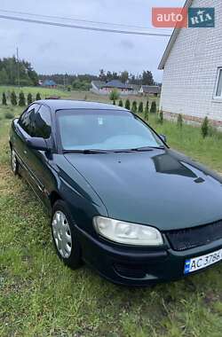 Седан Opel Omega 1994 в Маневичах