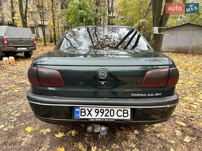 Седан Opel Omega 1997 в Харькове