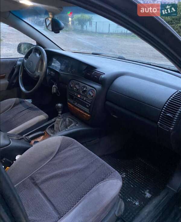 Універсал Opel Omega 1995 в Львові