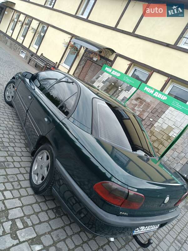 Седан Opel Omega 1995 в Сколе