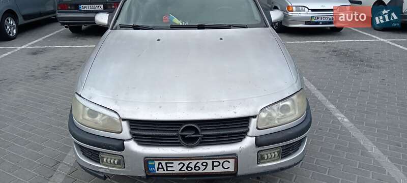 Седан Opel Omega 1995 в Дніпрі