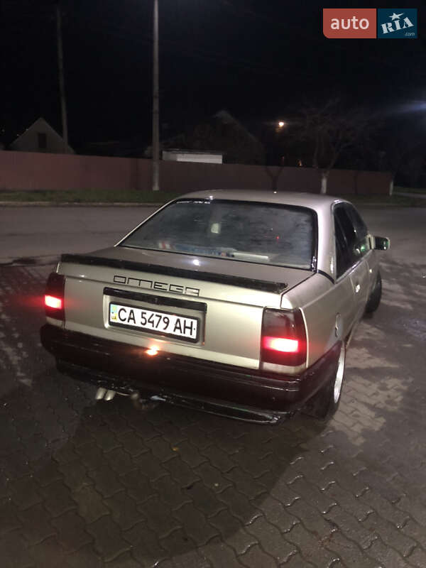 Седан Opel Omega 1987 в Володимирі фото 6 Седан Opel Omega 1987 в Володимирі