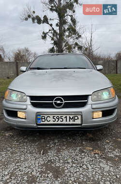Седан Opel Omega 1998 в Львове