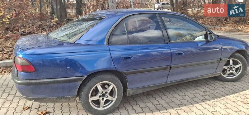 Седан Opel Omega 1994 в Львове