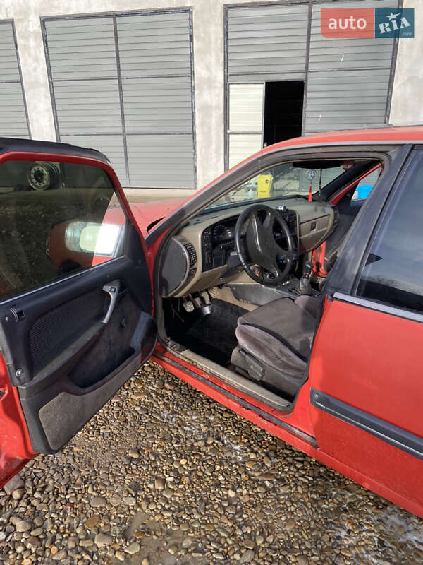 Седан Opel Omega 1987 в Городенке