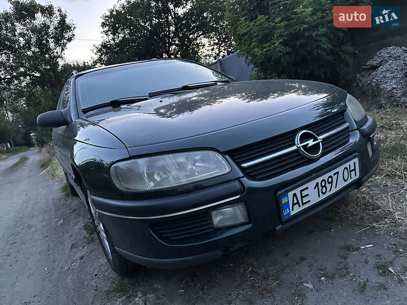 Универсал Opel Omega 1995 в Днепре