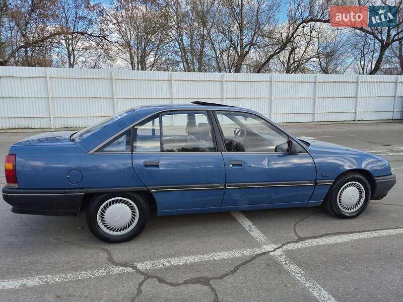 Седан Opel Omega 1987 в Кременчуге