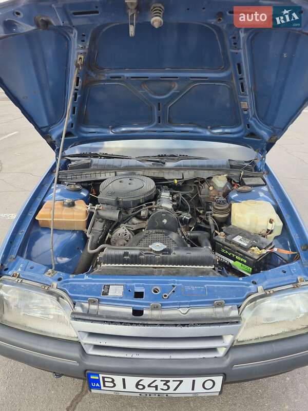 Седан Opel Omega 1987 в Кременчуге