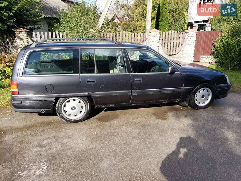Універсал Opel Omega 1993 в Тернополі