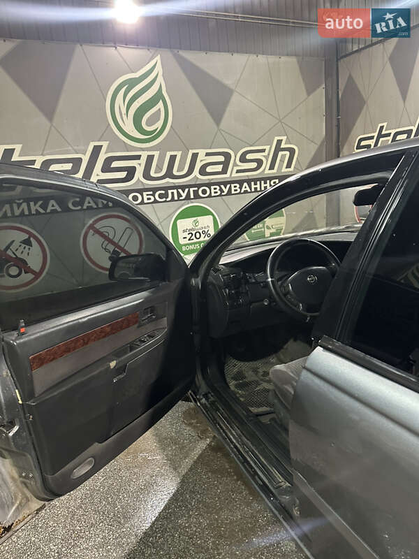 Седан Opel Omega 2000 в Черновцах