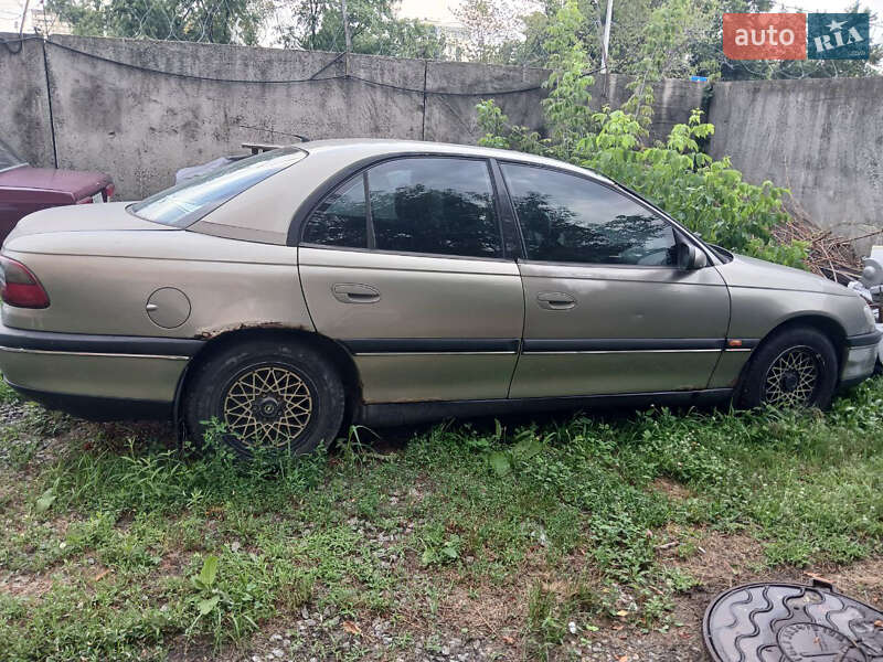 Седан Opel Omega 1997 в Киеве