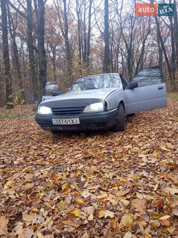 Седан Opel Omega 1989 в Городке фото Седан Opel Omega 1989 в Городке