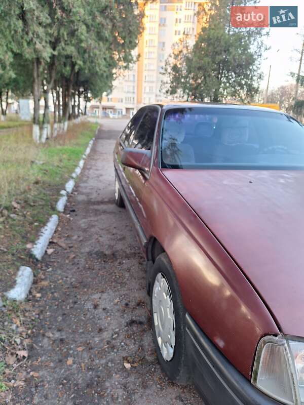 Седан Opel Omega 1990 в Полтаві