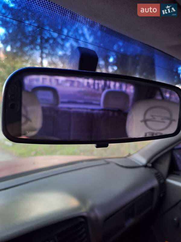 Седан Opel Omega 1990 в Полтаві