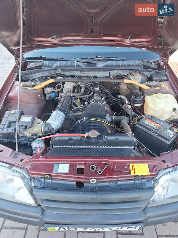 Седан Opel Omega 1990 в Полтаві