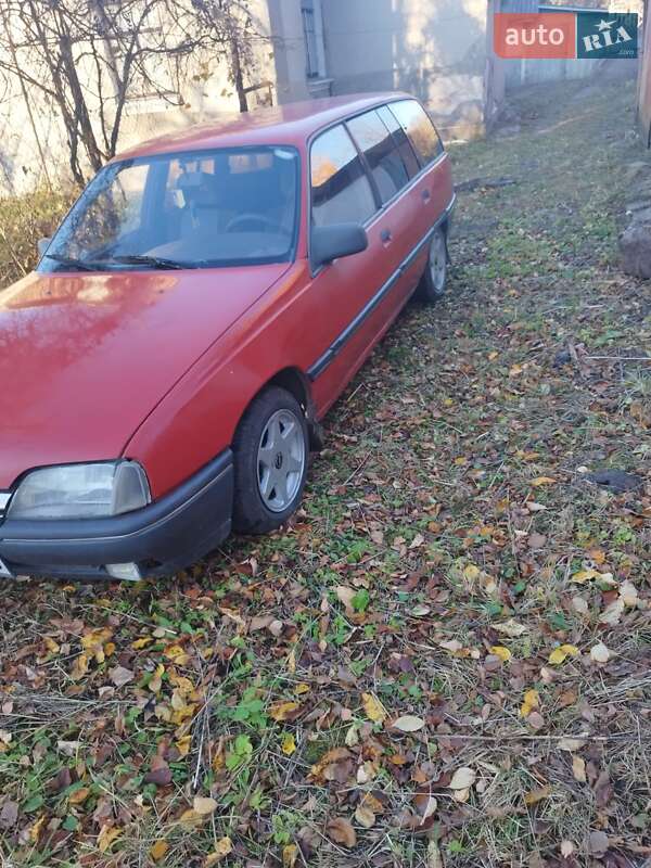 Універсал Opel Omega 1989 в Тернополі