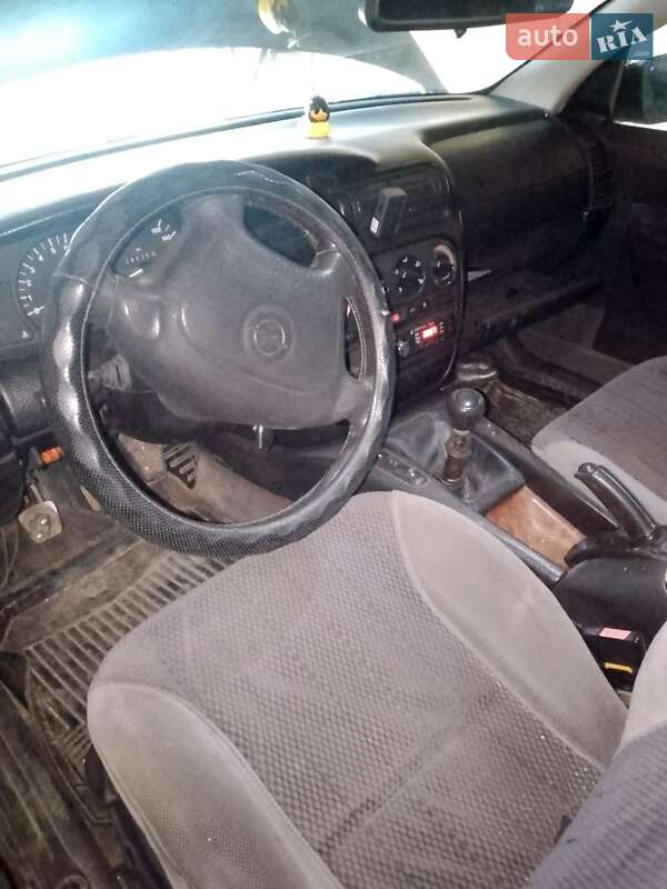 Opel Omega 1995 Opel Omega 1995
