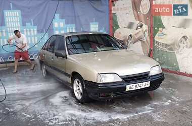 Седан Opel Omega 1989 в Днепре