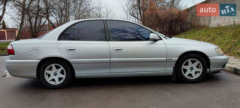 Opel Omega 2000