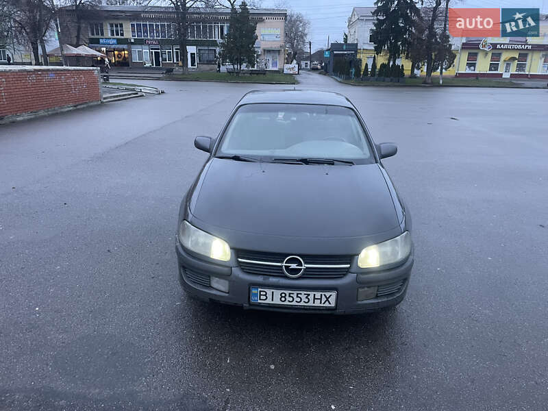Седан Opel Omega 1995 в Гадяче