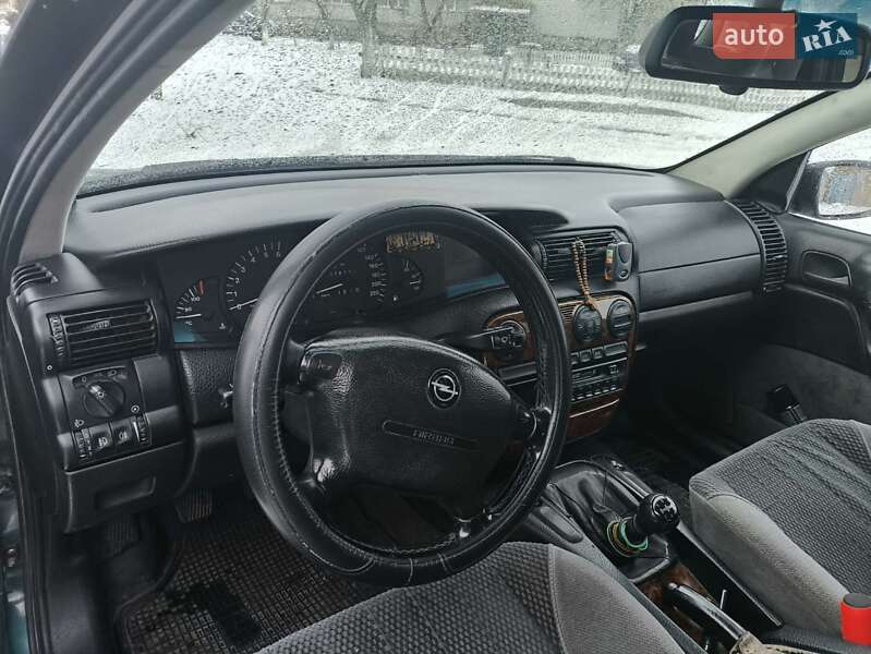 Универсал Opel Omega 1997 в Пулинах