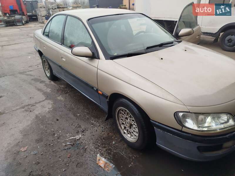 Седан Opel Omega 1995 в Тарасовке