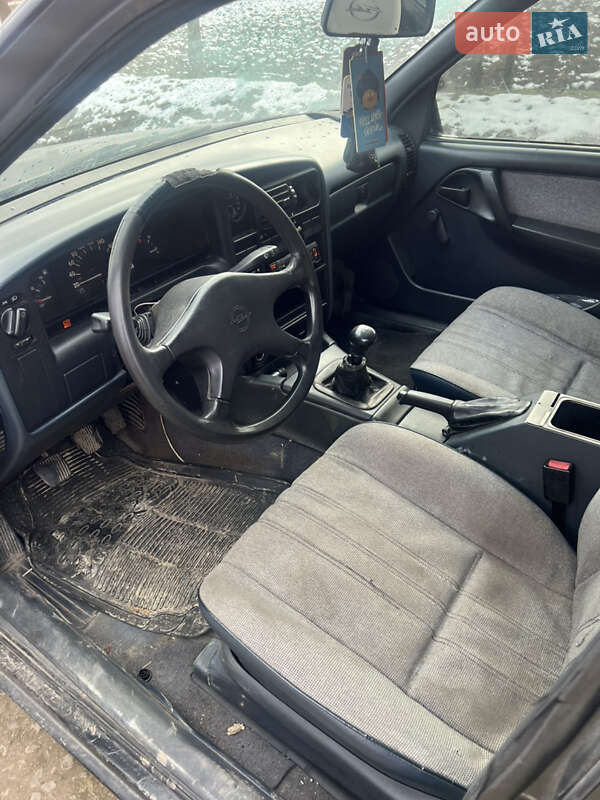 Седан Opel Omega 1990 в Вашковцах фото 12 Седан Opel Omega 1990 в Вашковцах