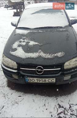 Седан Opel Omega 1998 в Зборове