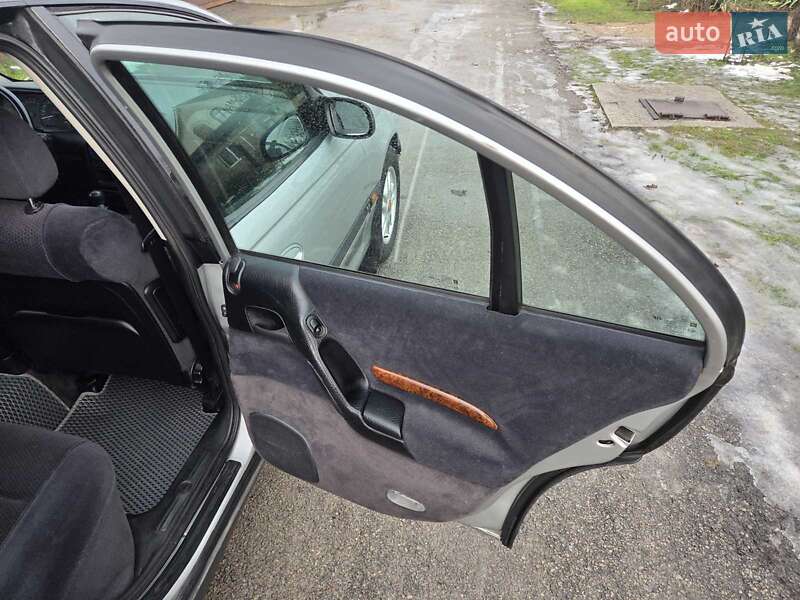 Седан Opel Omega 1998 в Каменском