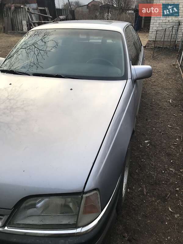 Седан Opel Omega 1993 в Днепре