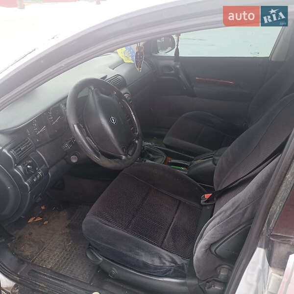 Седан Opel Omega 1999 в Корсуне-Шевченковском