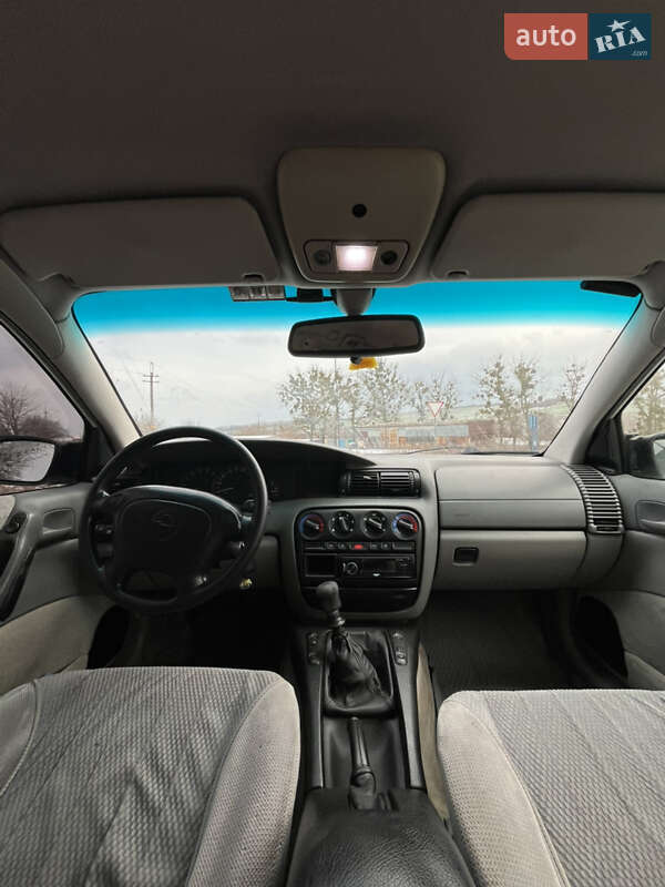 Универсал Opel Omega 1995 в Червоному Донце