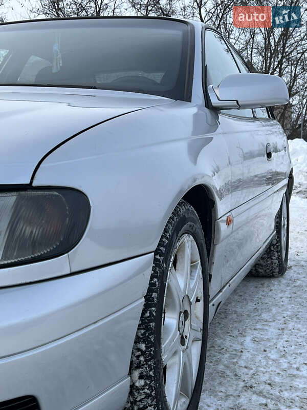 Седан Opel Omega 1999 в Ровно