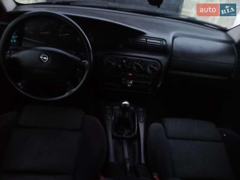 Универсал Opel Omega 1996 в Новояворовске фото 4 Универсал Opel Omega 1996 в Новояворовске