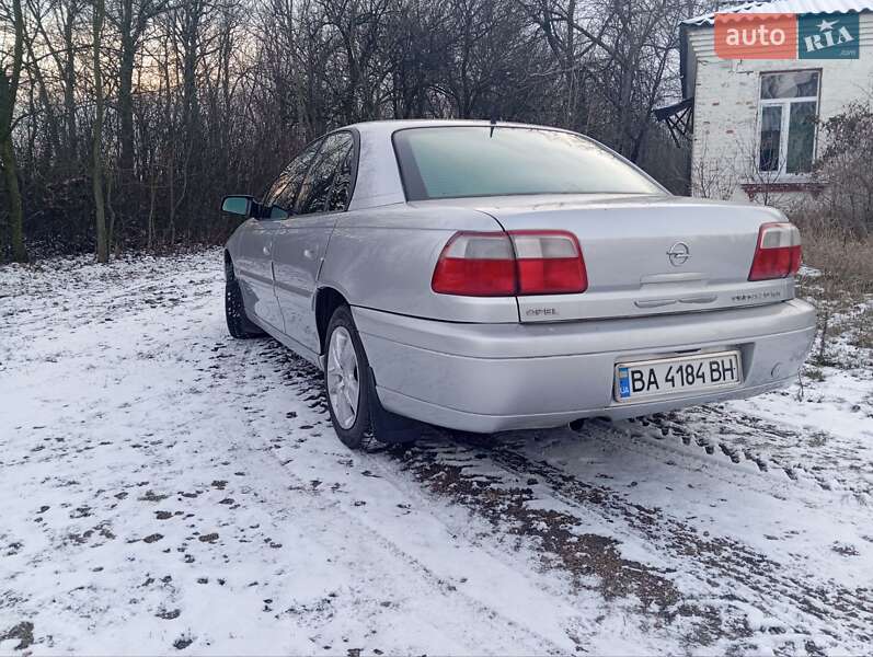 Седан Opel Omega 2000 в Новоукраинке