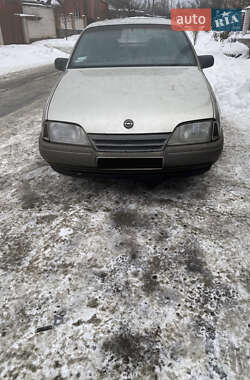 Седан Opel Omega 1987 в Умани