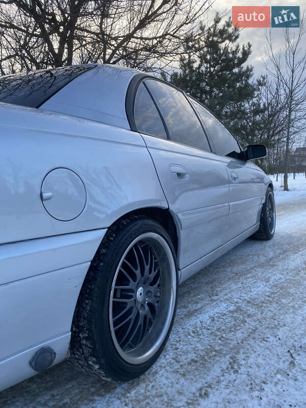Седан Opel Omega 2000 в Полтаве